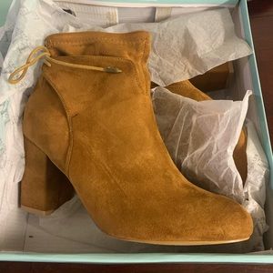 - New Women’s Suade ankle bootie